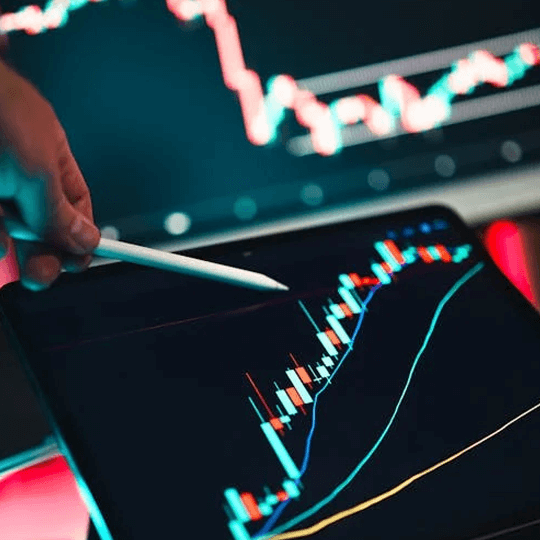 Lucrovenza team di esperti di investimenti in criptovalute